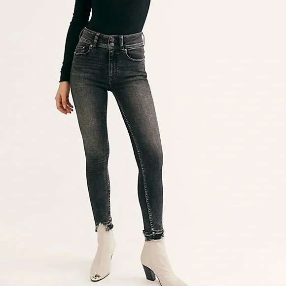 We The Free Denim - Free People Wild Child‎ High Rise Skinny Jeans Frayed Hem Size 29